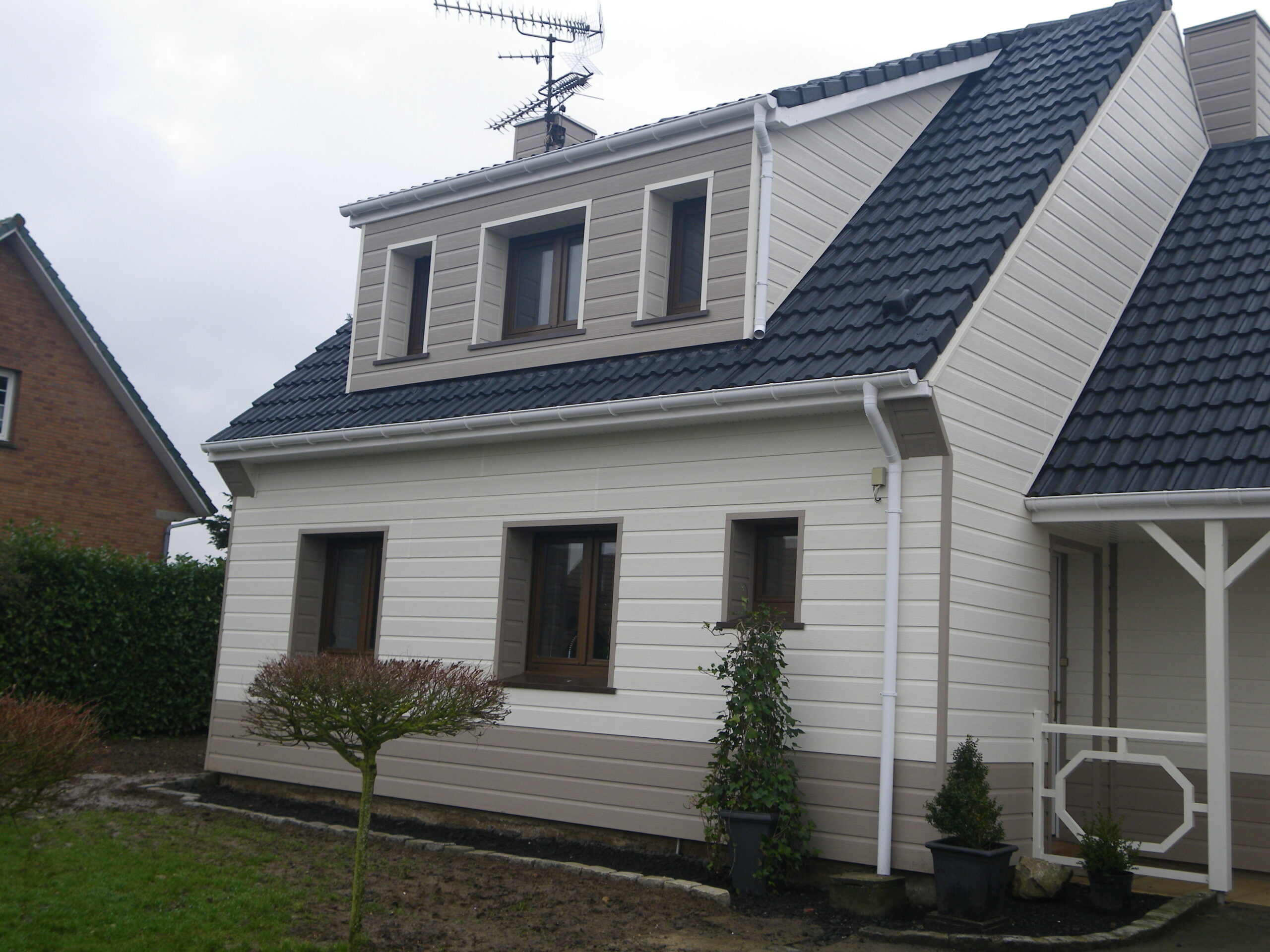 bardage blanc sur maison